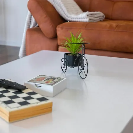 Libera فيلة بيهاتش